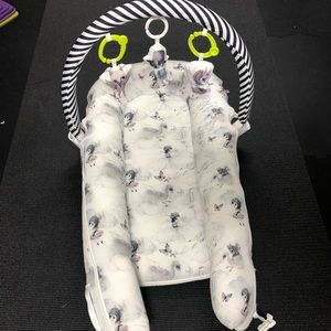 Dock A Tot Deluxe Plus, Mrs Mighetto print cover